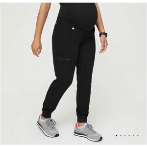 Barely worn FIGS Zamora Maternity scrubs.